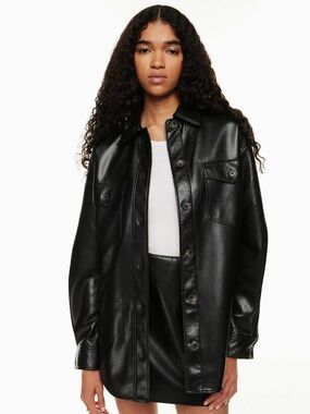 Aritzia Wilfred Black Ganna Vegan Leather Button Up Shirt Jacket size xxs